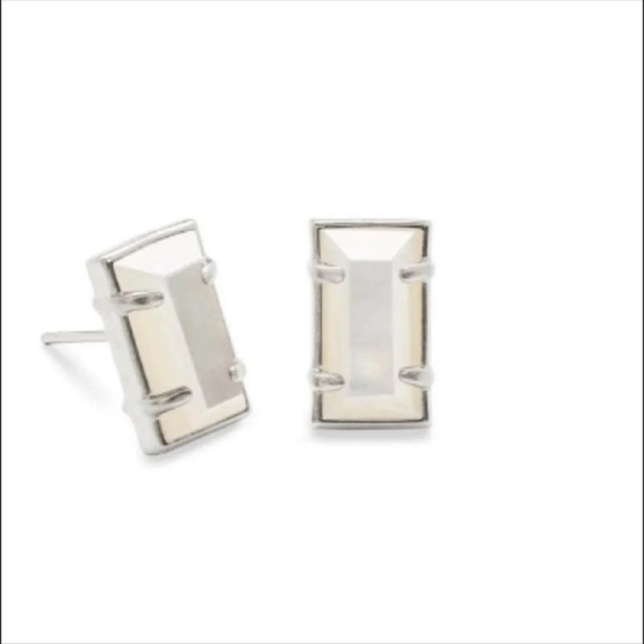 Kendra Scott Jewelry - Kendra Scott Paola studs